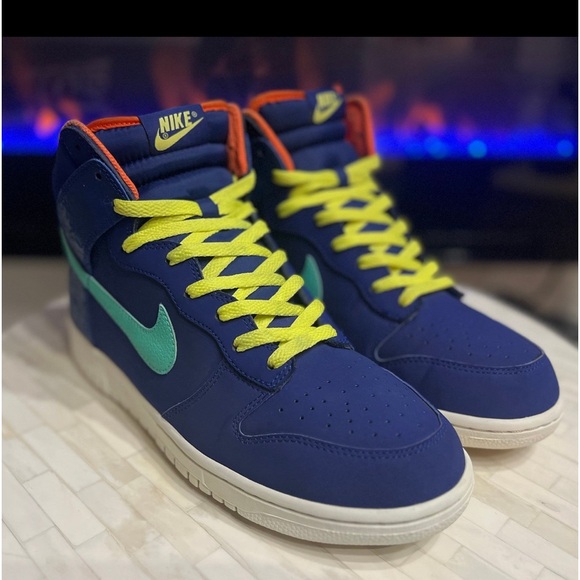 Nike Dunk Hi - Picture 3 of 11